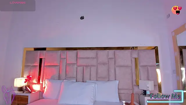 Miss Abigail  online show from October 2025 01:25:02 PM