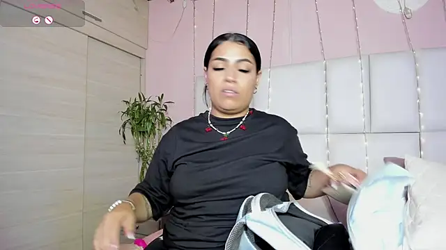 kiana cream online show from March 2025 07:35:01 PM