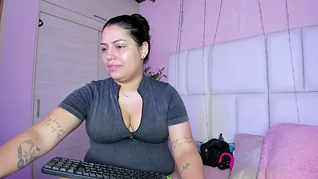 kiana cream online show from September 2025 12:32:01 PM