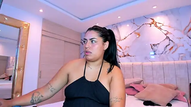 kiana cream online show from April 2026 09:15:01 PM