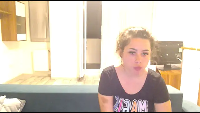 LovelyJulliette online show from March 2025 06:00:01 PM