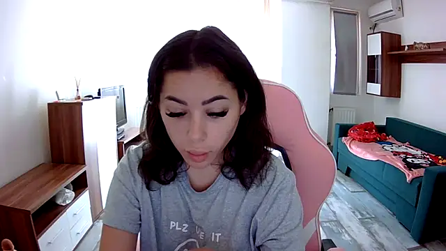 LovelyJulliette online show from September 2025 12:38:02 PM