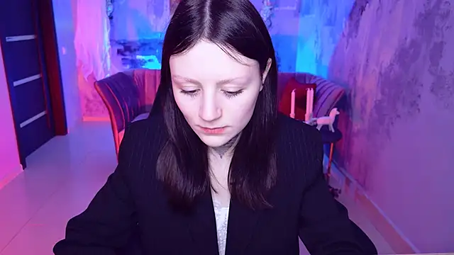 VeliraBraitberg online show from December 2024 11:13:01 AM