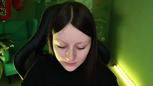 VeliraBraitberg online show from December 2024 11:22:01 AM