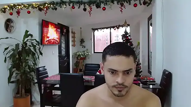 Snapshot of giannandblacke chatting on December 2024 10:00:02 PM giannandblacke online show from December 2024 10:00:02 PM