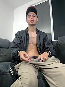 Stiven CL online show from February 2025 01:46:02 AM