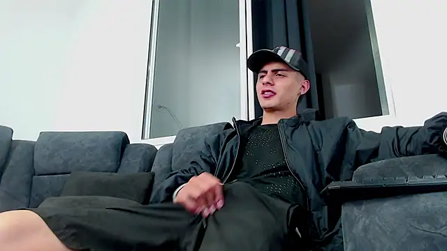 Stiven CL online show from October 2025 10:40:02 PM