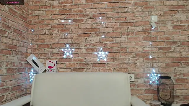 Amelia Kiss  online show from February 2026 12:48:01 AM