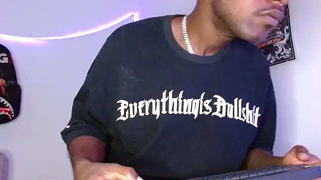 Snapshot of king__Black chatting on January 2026 02:09:02 PM king Black online show from January 2026 02:09:02 PM