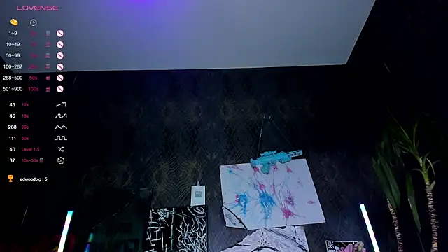 Snapshot of little_grinch666 chatting on March 2025 09:48:02 PM little grinch666 online show from March 2025 09:48:02 PM