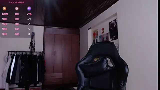 Amahd696 online show from April 2026 05:07:02 PM