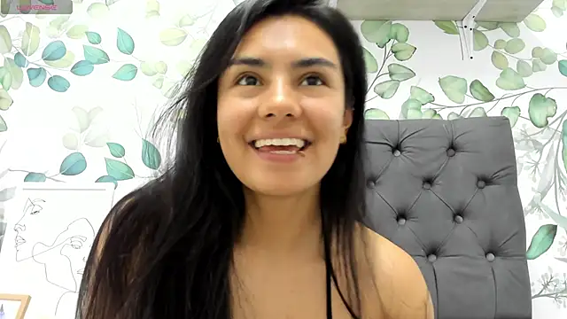 atilanadiaz7 online show from February 2025 07:51:01 PM