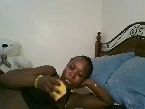 Sonnia  online show from February 2025 09:28:01 PM