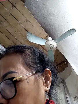 Hotestlove online show from November 2025 12:54:01 AM