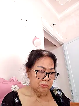 Snapshot of Hotestlove chatting on May 2026 05:14:02 AM Hotestlove online show from May 2026 05:14:02 AM