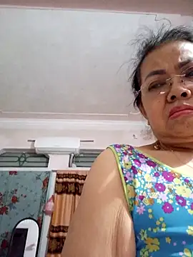 Snapshot of Hotestlove chatting on May 2026 10:04:02 PM Hotestlove online show from May 2026 10:04:02 PM