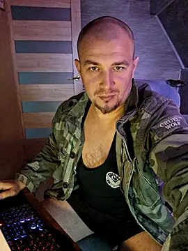 Snapshot of Foxyshaved chatting on May 2026 04:07:02 AM Foxyshaved online show from May 2026 04:07:02 AM