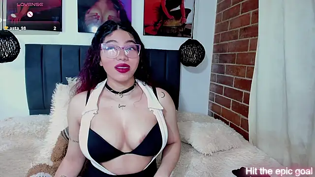 Snapshot of kyliejenner_hot chatting on February 2026 04:19:01 AM kyliejenner hot online show from February 2026 04:19:01 AM