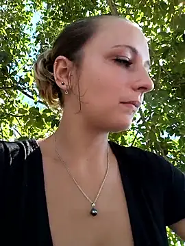 emma4xxx online show from April 2026 08:23:01 PM