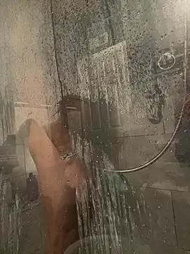 RoodoggXL online show from December 2024 01:42:01 AM