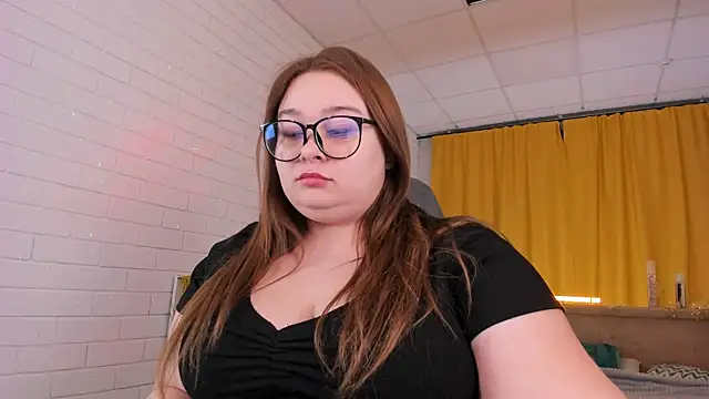 Snapshot of KimberlyMaran chatting on January 2025 10:32:01 AM KimberlyMaran online show from January 2025 10:32:01 AM