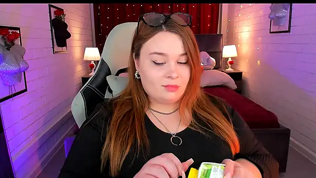 Snapshot of KimberlyMaran chatting on March 2025 09:12:02 AM KimberlyMaran online show from March 2025 09:12:02 AM