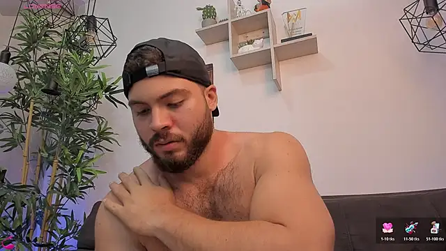 SebastianVilla  online show from November 2025 11:43:02 PM