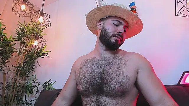 Snapshot of SebastianVilla_ chatting on June 2026 08:00:02 PM SebastianVilla online show from June 2026 08:00:02 PM