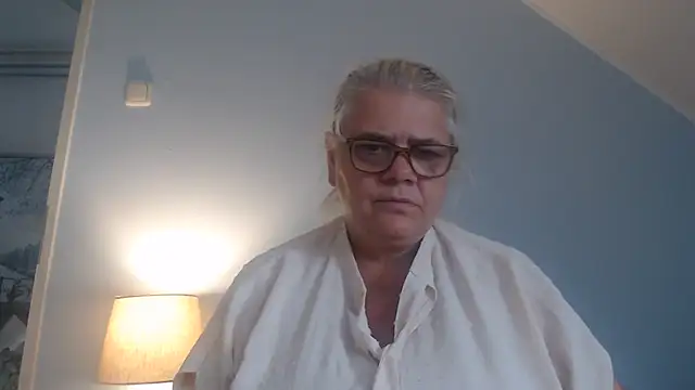 hotladymoon online show from July 2026 02:36:01 PM