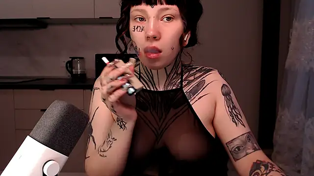 tradishka online show from February 2025 05:37:01 AM