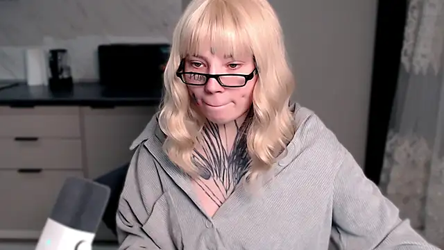 tradishka online show from March 2025 11:53:02 PM