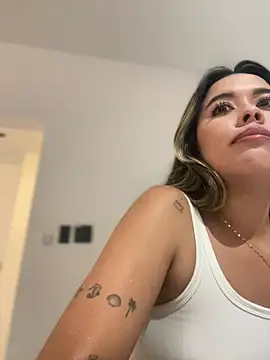 Snapshot of Emilia_Bakerr chatting on January 2025 07:20:02 PM Emilia Bakerr online show from January 2025 07:20:02 PM