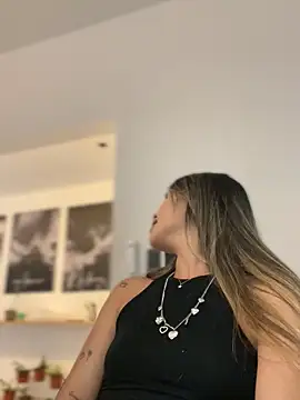 Snapshot of Emilia_Bakerr chatting on March 2025 06:01:02 PM Emilia Bakerr online show from March 2025 06:01:02 PM