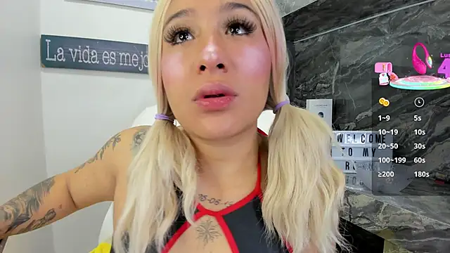 miss danika online show from October 2025 11:08:02 AM