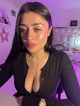 lucianaroy online show from March 2026 05:49:01 PM