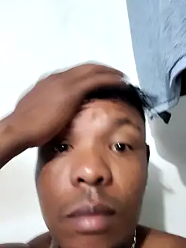 hugo3918  online show from February 2026 02:09:01 PM