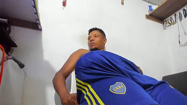 hugo3918  online show from February 2026 11:54:01 PM