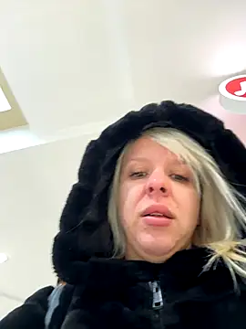 LikaCat online show from October 2025 04:20:02 AM