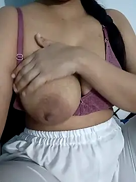 Snapshot of jenny4you chatting on March 2025 02:01:02 PM jenny4you online show from March 2025 02:01:02 PM