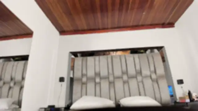 NikkySmiith online show from November 2025 11:43:01 AM