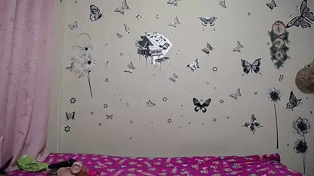 Nicolle-sky online show from June 2026 08:19:01 AM