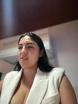 Snapshot of MarianaBenz chatting on January 2026 11:52:01 PM MarianaBenz online show from January 2026 11:52:01 PM