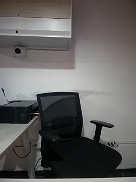 Snapshot of MarianaBenz chatting on February 2026 12:49:01 AM MarianaBenz online show from February 2026 12:49:01 AM