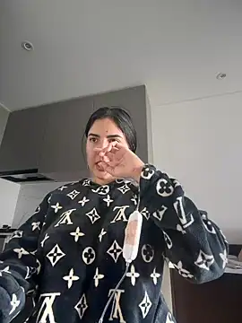 Snapshot of MarianaBenz chatting on February 2026 03:19:02 PM MarianaBenz online show from February 2026 03:19:02 PM