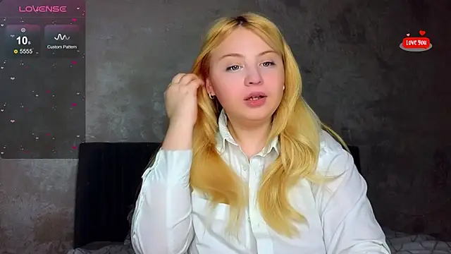 shy blondiee online show from March 2025 11:04:02 PM