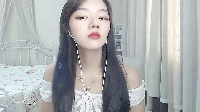 Snapshot of Jenny-Z chatting on May 2026 01:46:01 AM Jenny-Z online show from May 2026 01:46:01 AM