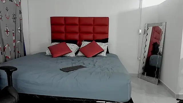 LyonGallego  online show from September 2025 08:16:01 AM