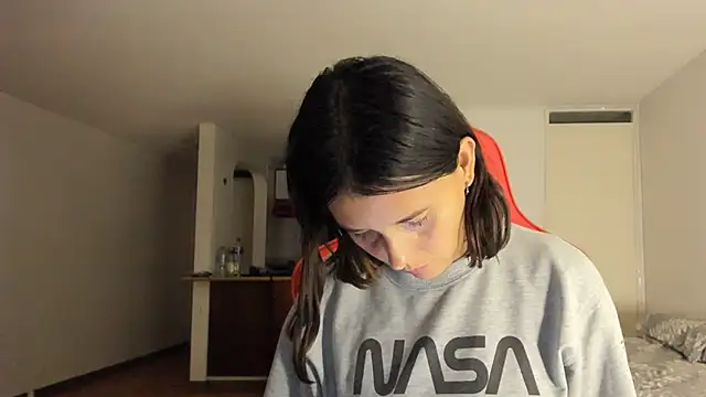 zoe jeane beker online show from February 2025 11:34:01 PM