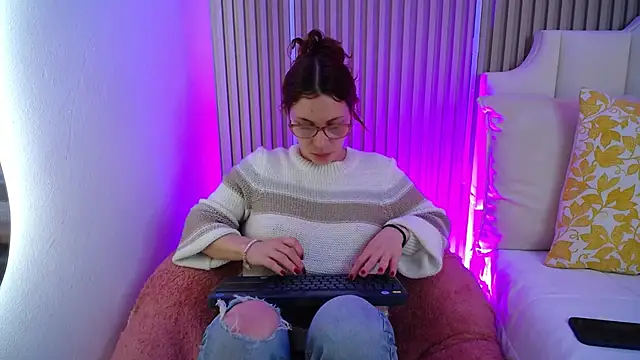 Katy Van online show from June 2026 08:47:02 PM