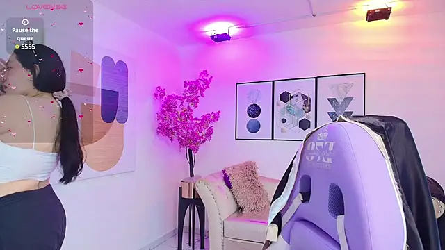 Isa reel online show from December 2025 07:43:01 PM